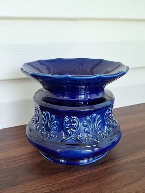 Vtg Glossy Cobalt Blue Studio Art Pottery 6 In Planter Ceramic Embossed Artisan
